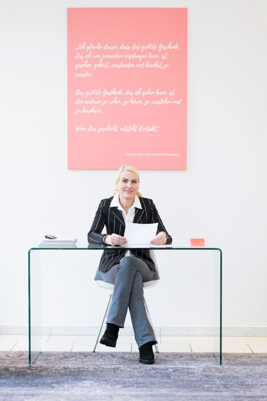 Empowerment-Coacj Helke Wieners in ihrem Büro