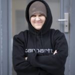 Valentina Manojlov vor dem Büro des Vereins WupperOne929 UrbanArt e.V.